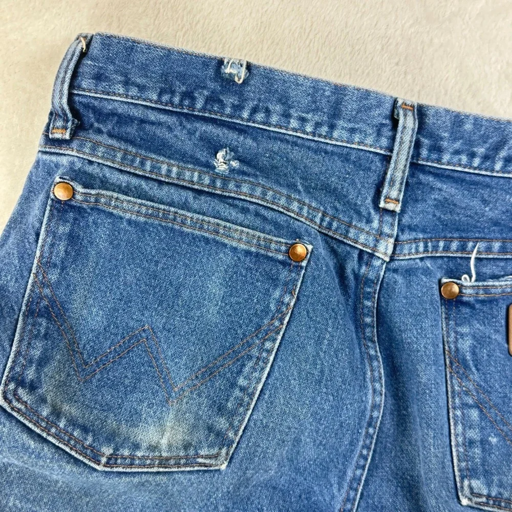 Wrangler Jeans Mens Regular Fit 31x32 Blue Denim Cowboy Cut Distressed Cotton